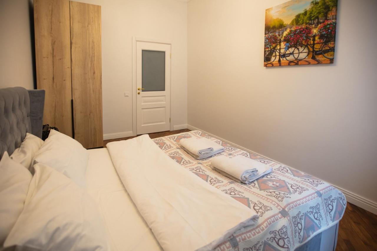 Friends House- Сучасні Апартаменти В Центрі Львова Esterno foto