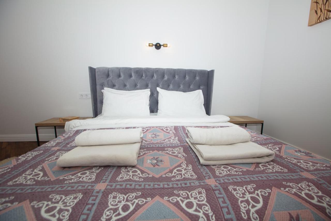 Friends House- Сучасні Апартаменти В Центрі Львова Esterno foto