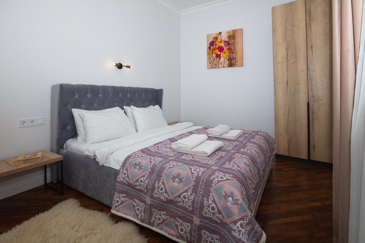 Friends House- Сучасні Апартаменти В Центрі Львова Esterno foto