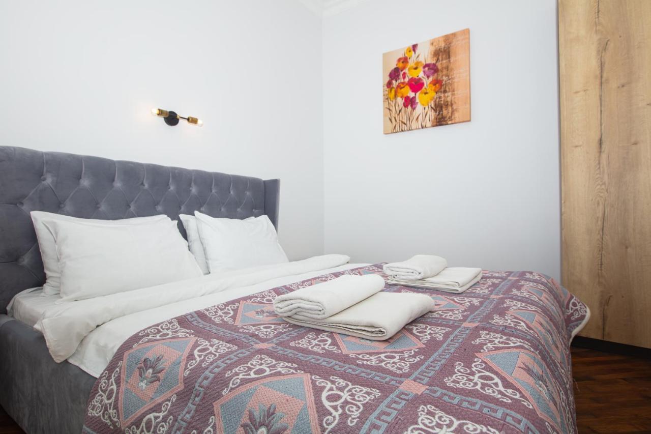 Friends House- Сучасні Апартаменти В Центрі Львова Esterno foto