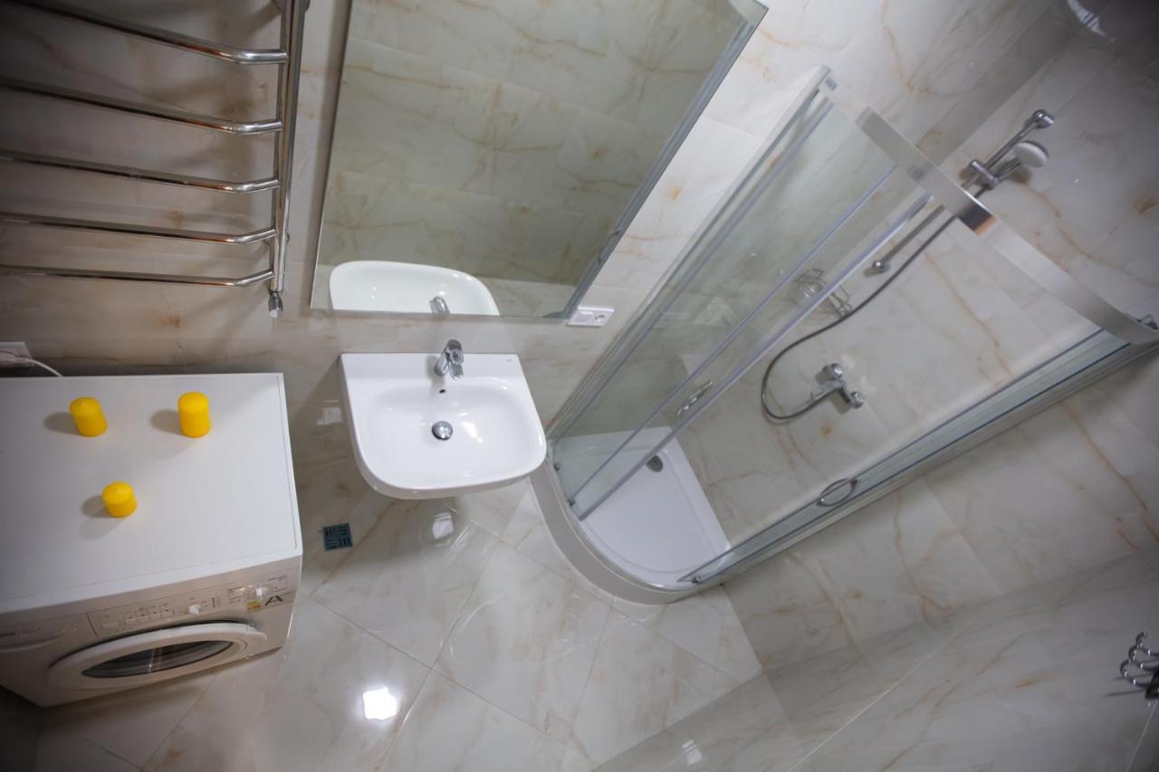 Friends House- Сучасні Апартаменти В Центрі Львова Esterno foto