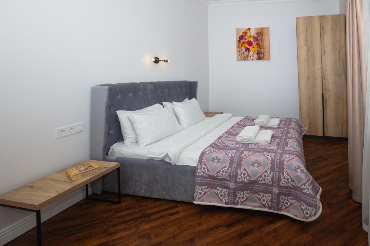 Friends House- Сучасні Апартаменти В Центрі Львова Esterno foto